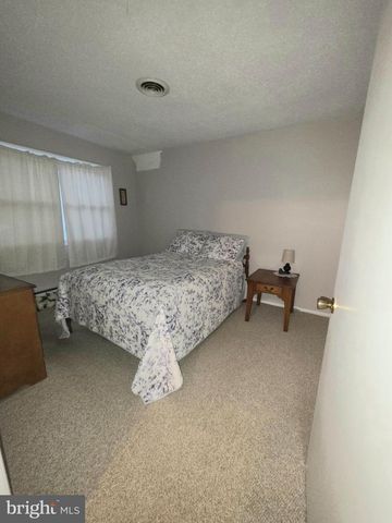 242 LEXINGTON DR, Little Egg Harbor Twp, NJ 08087