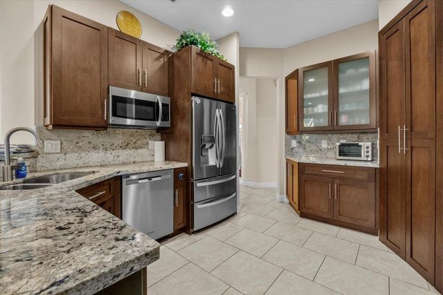 6634 JOG PALM Drive, Boynton Beach, FL 33437
