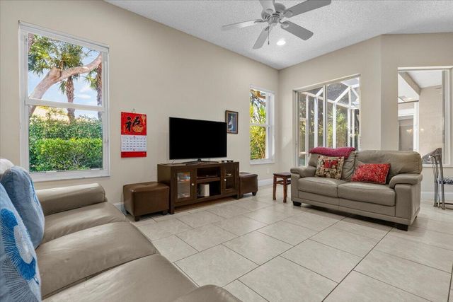 6634 JOG PALM Drive, Boynton Beach, FL 33437