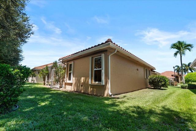 6634 JOG PALM Drive, Boynton Beach, FL 33437