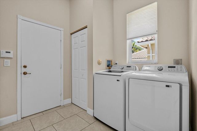 6634 JOG PALM Drive, Boynton Beach, FL 33437