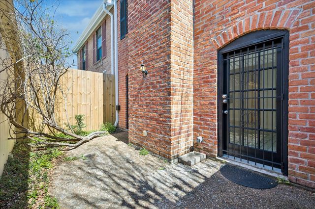 854 Augusta Drive 854, Houston, TX 77057