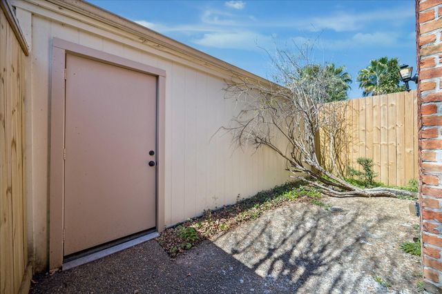 854 Augusta Drive 854, Houston, TX 77057