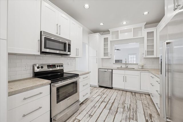 854 Augusta Drive 854, Houston, TX 77057