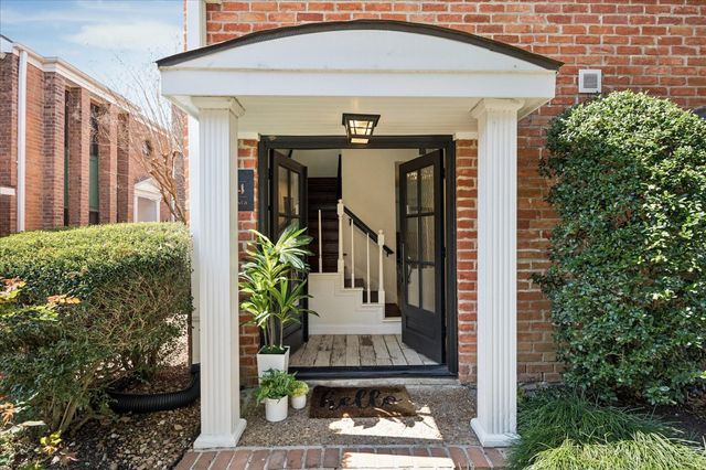 854 Augusta Drive 854, Houston, TX 77057