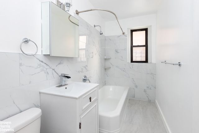 3215 Netherland Ave Apt 1C, New York City, NY 10463
