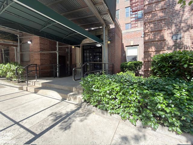 3215 Netherland Ave Apt 1C, New York City, NY 10463