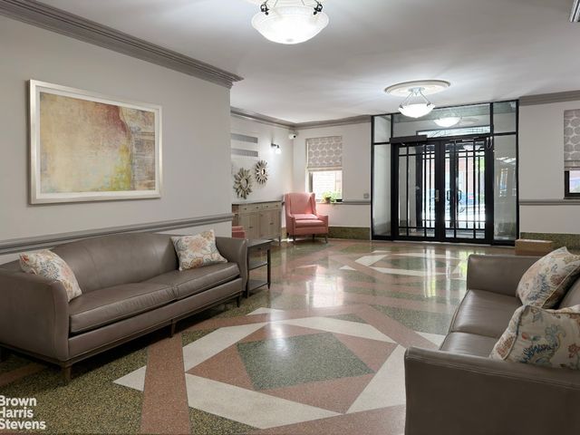 3215 Netherland Ave Apt 1C, New York City, NY 10463