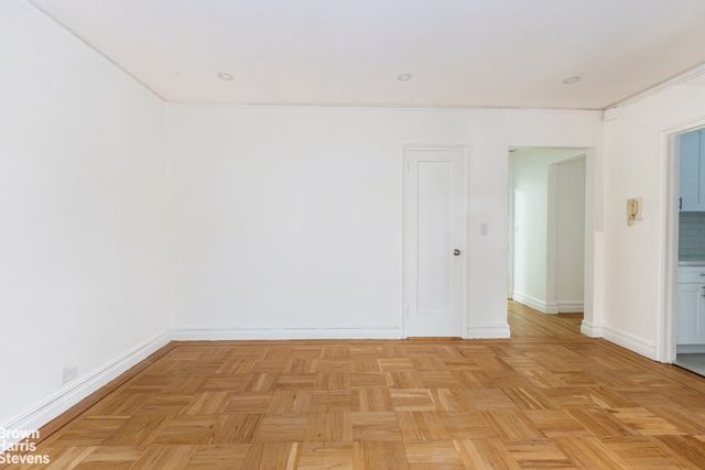 3215 Netherland Ave Apt 1C, New York City, NY 10463