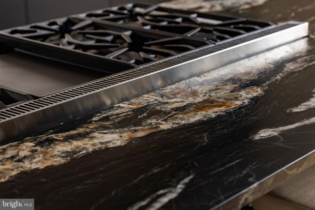 2717 TENNYSON ST NW, Washington, DC 20015