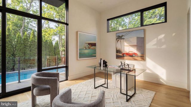 2717 TENNYSON ST NW, Washington, DC 20015