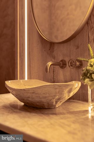 2717 TENNYSON ST NW, Washington, DC 20015