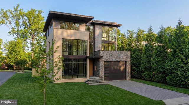 2717 TENNYSON ST NW, Washington, DC 20015