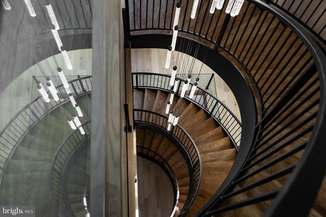 2717 TENNYSON ST NW, Washington, DC 20015