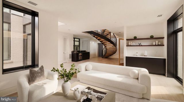 2717 TENNYSON ST NW, Washington, DC 20015