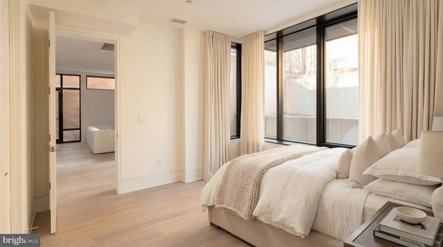 2717 TENNYSON ST NW, Washington, DC 20015