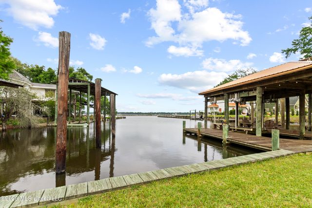 4510 Willow Street, Pascagoula, MS 39567
