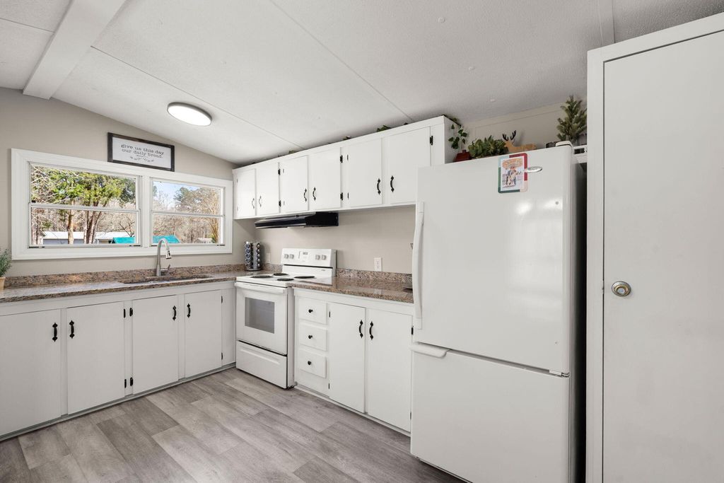 Image 10 of property listing at 322 E Poplar Branch Drive, Moncks Corner, SC 29461