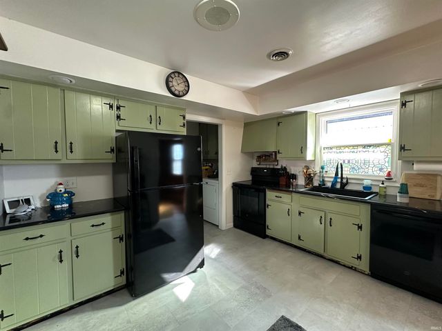 717 W BOULEVARD, Kokomo, IN 46902