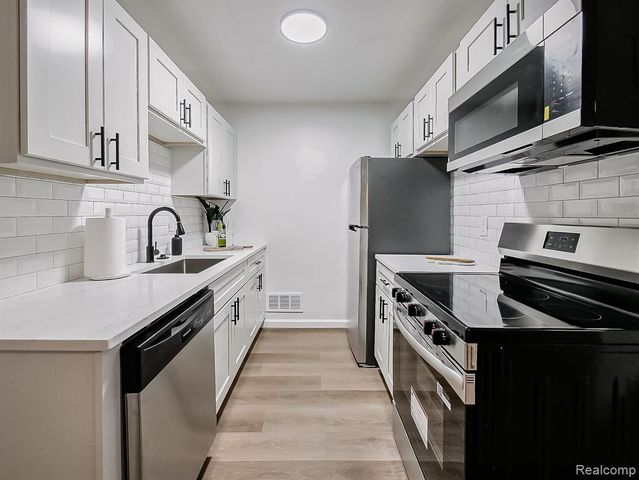 40325 Plymouth Road 103, Plymouth, MI 48170