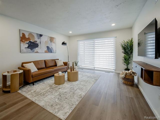 40325 Plymouth Road 103, Plymouth, MI 48170