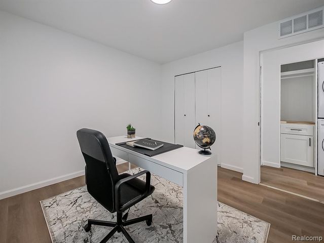 40325 Plymouth Road 103, Plymouth, MI 48170