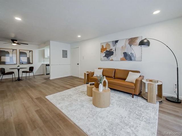 40325 Plymouth Road 103, Plymouth, MI 48170