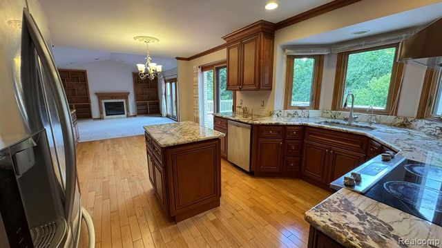 3440 Salem Drive, Rochester Hills, MI 48306
