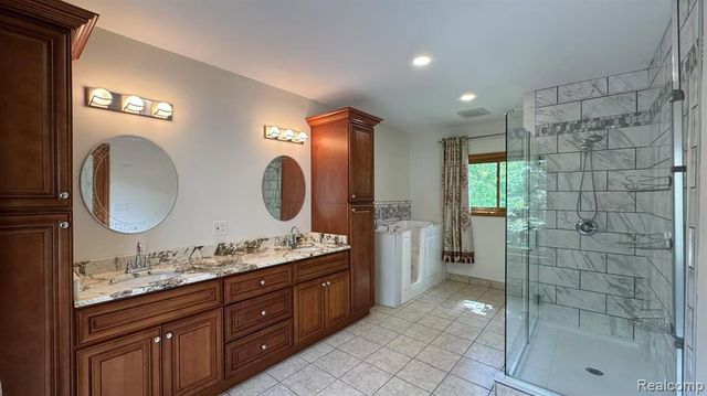 3440 Salem Drive, Rochester Hills, MI 48306