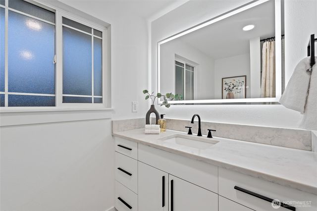 19628 Heinz Place, Lynnwood, WA 98036