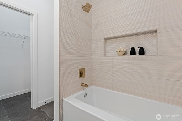 19628 Heinz Place, Lynnwood, WA 98036