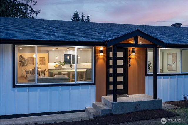 19628 Heinz Place, Lynnwood, WA 98036