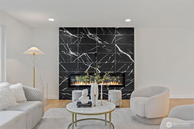 19628 Heinz Place, Lynnwood, WA 98036