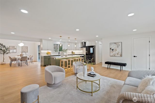 19628 Heinz Place, Lynnwood, WA 98036