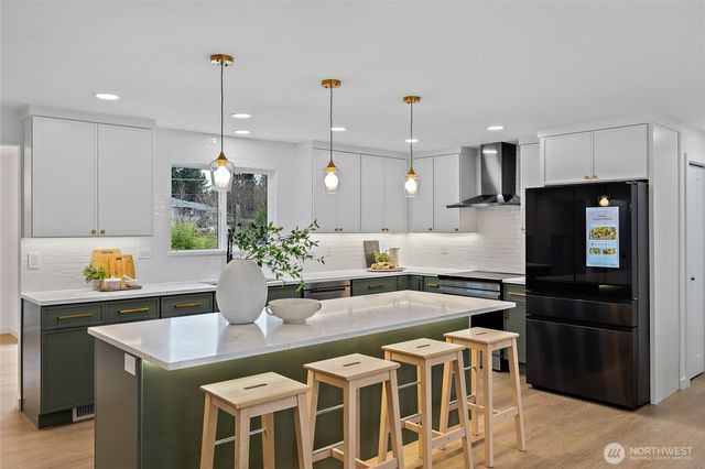 19628 Heinz Place, Lynnwood, WA 98036