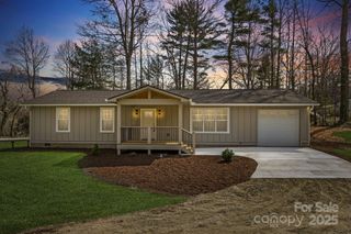 1416 Howard Gap Loop Road, Flat Rock, NC 28731