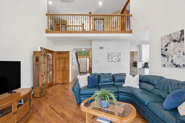 1616 Rolling Hills Drive, Crystal Lake, IL 60014