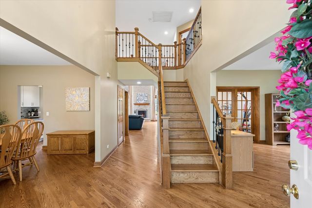 1616 Rolling Hills Drive, Crystal Lake, IL 60014