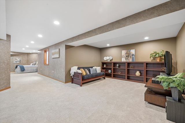 1616 Rolling Hills Drive, Crystal Lake, IL 60014