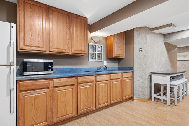 1616 Rolling Hills Drive, Crystal Lake, IL 60014