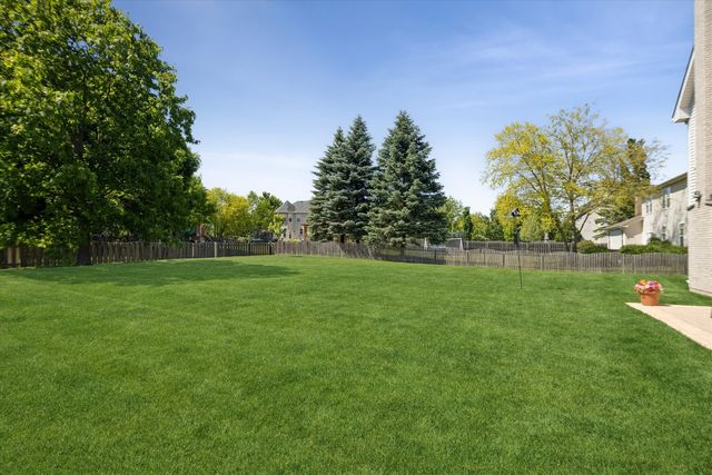 1616 Rolling Hills Drive, Crystal Lake, IL 60014