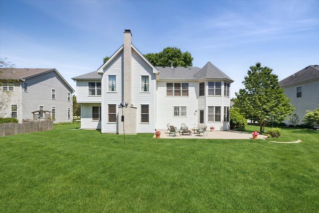 1616 Rolling Hills Drive, Crystal Lake, IL 60014