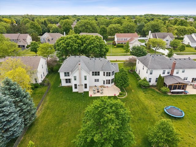 1616 Rolling Hills Drive, Crystal Lake, IL 60014