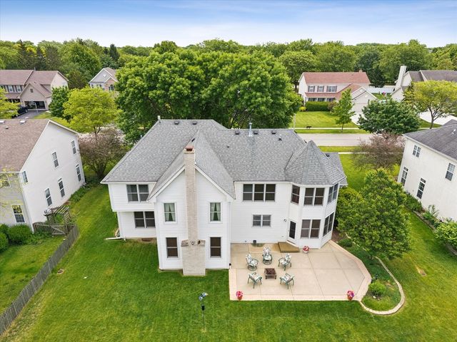 1616 Rolling Hills Drive, Crystal Lake, IL 60014