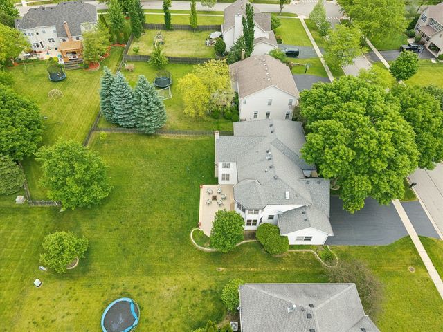 1616 Rolling Hills Drive, Crystal Lake, IL 60014
