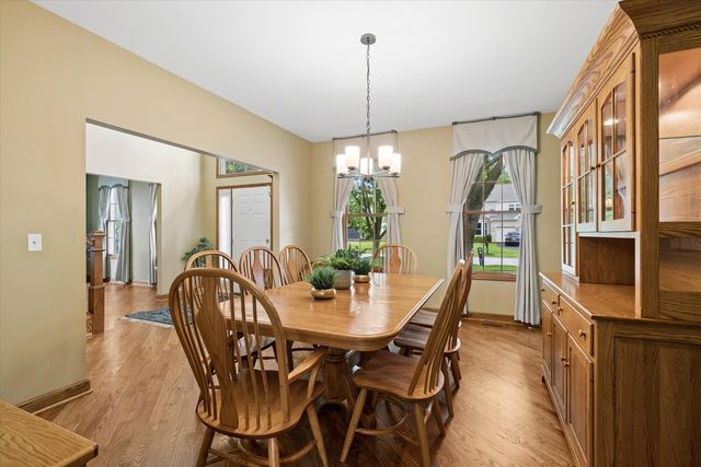 1616 Rolling Hills Drive, Crystal Lake, IL 60014