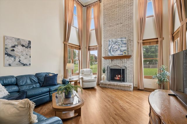 1616 Rolling Hills Drive, Crystal Lake, IL 60014