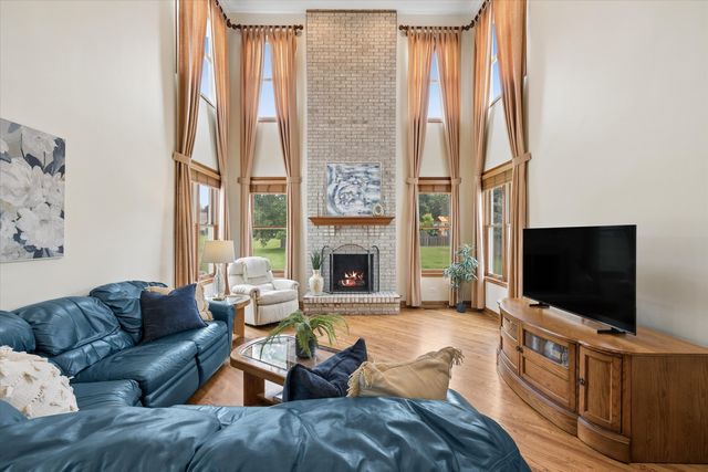 1616 Rolling Hills Drive, Crystal Lake, IL 60014