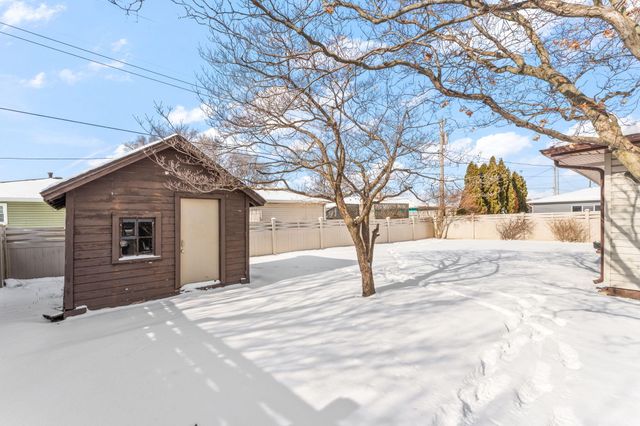 9320 Forrest Drive, Highland, IN 46322