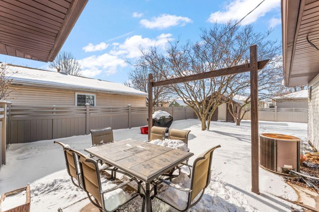 9320 Forrest Drive, Highland, IN 46322